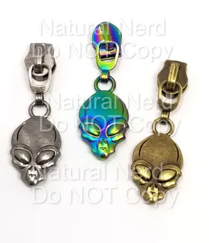 Alien Head Zipper Pull