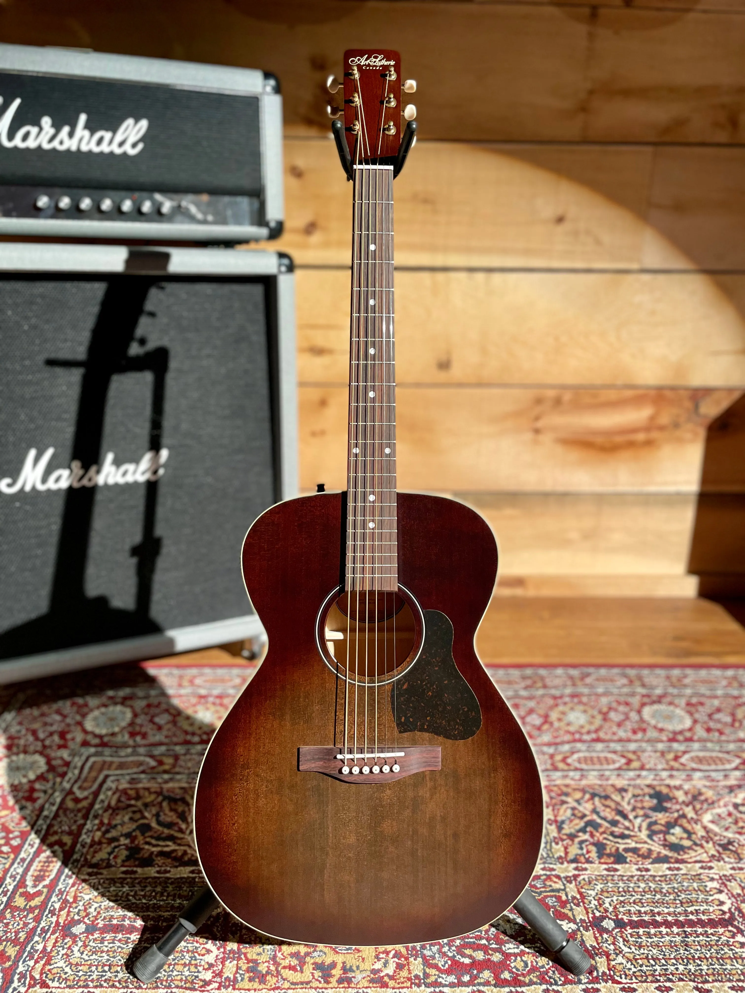 Art & Lutherie Legacy, Bourbon Burst