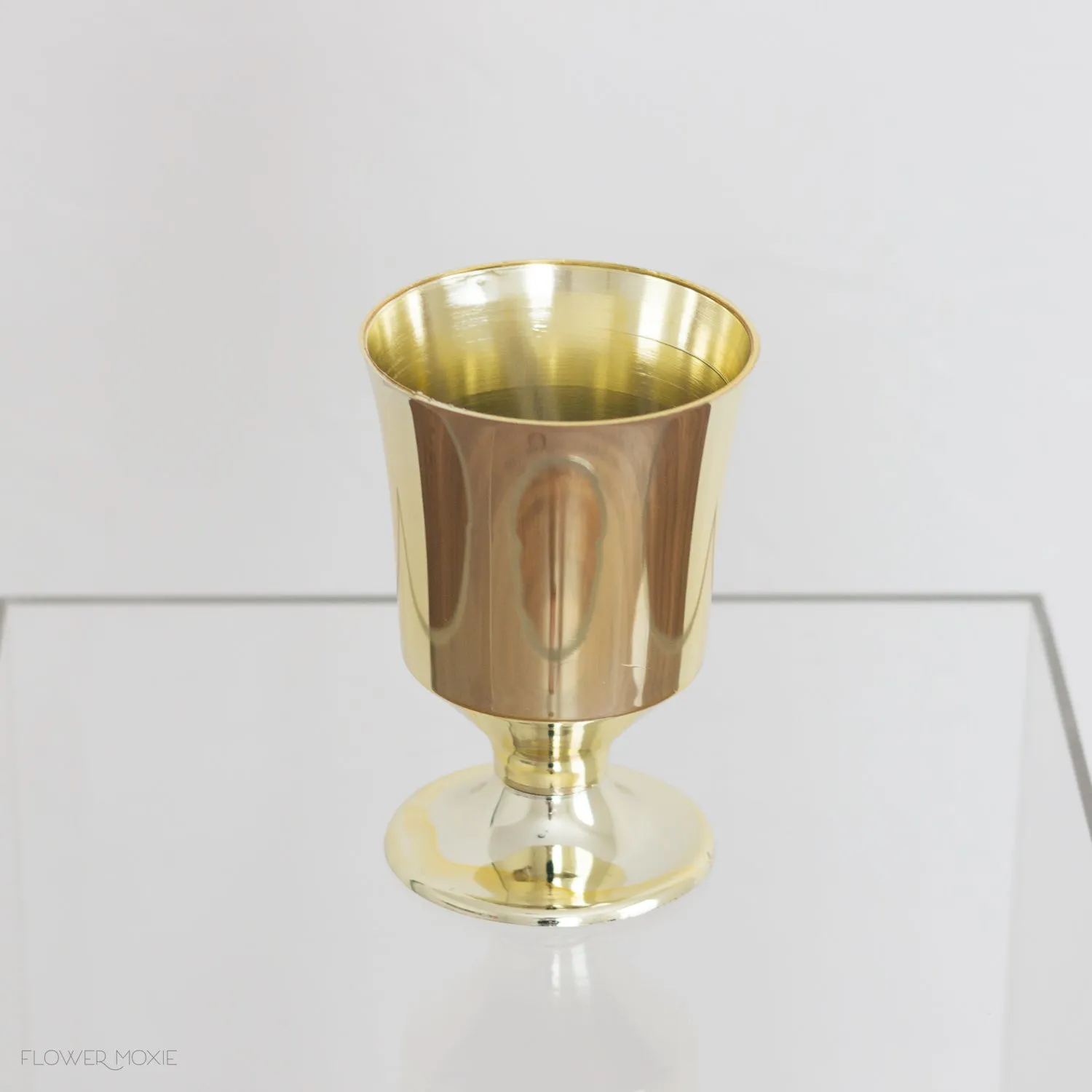 Classic Gold Plastic Footed Cup