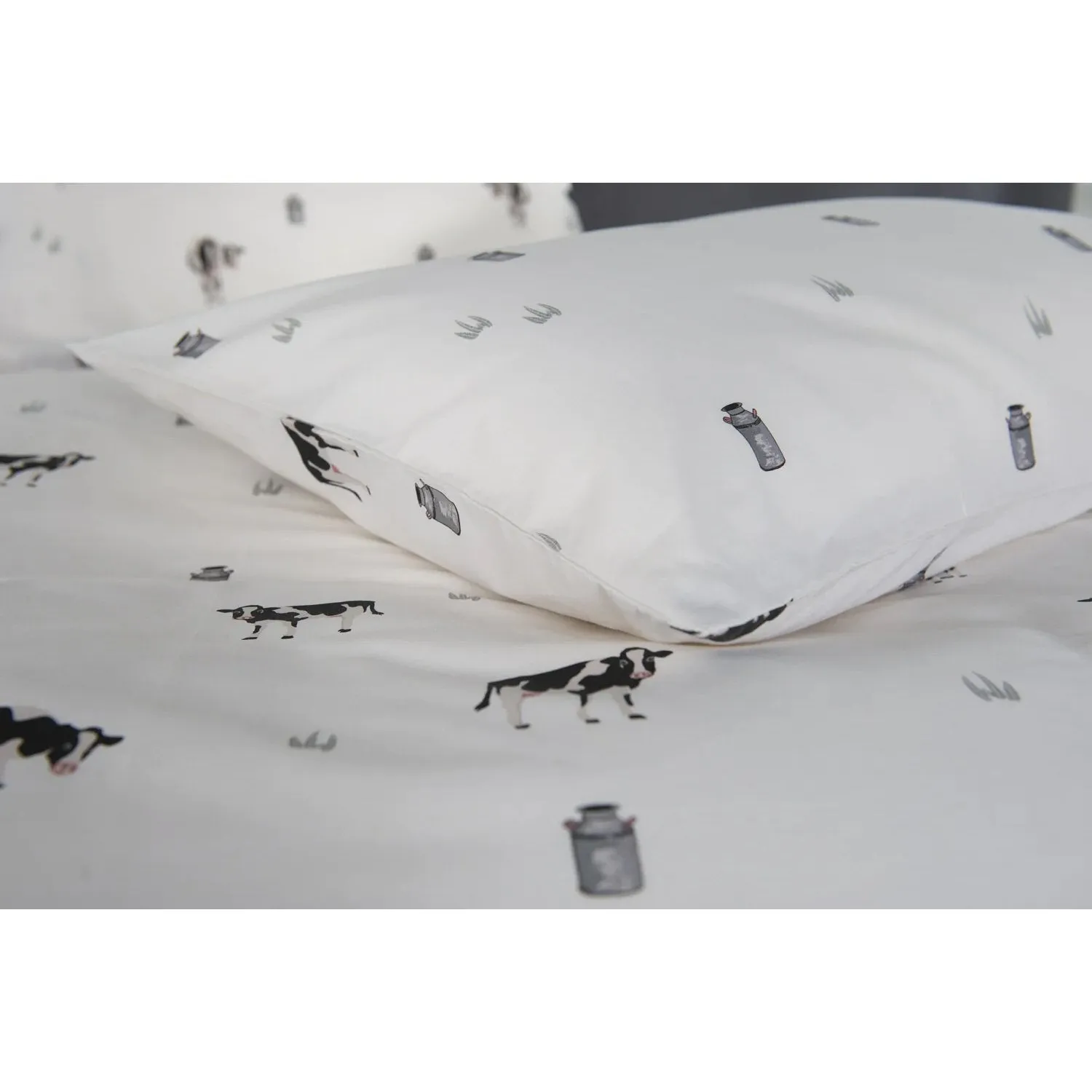 Deyongs Cow Sheep and Chicken Easy Care Bed Linen Single Duvet Set