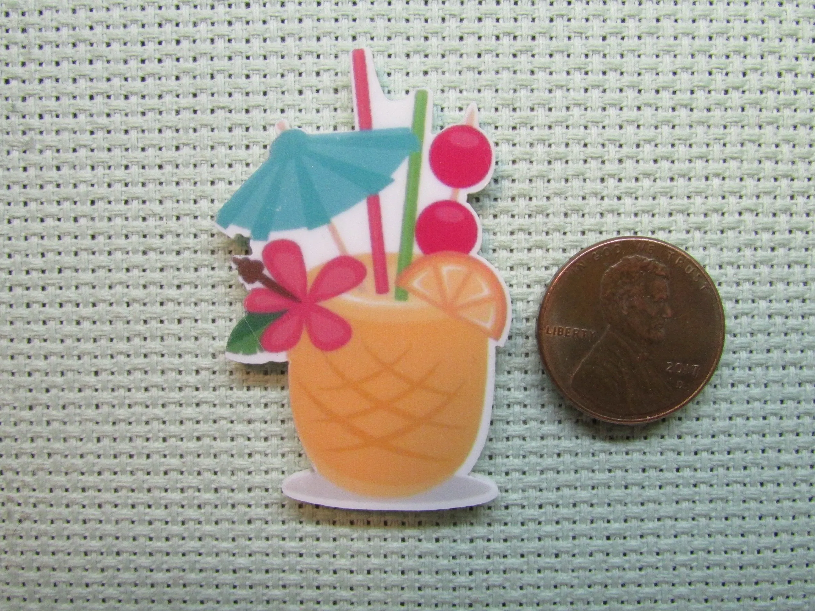 Tropical Pineapple Drink Needle Minder, Cover Minder, Magnet