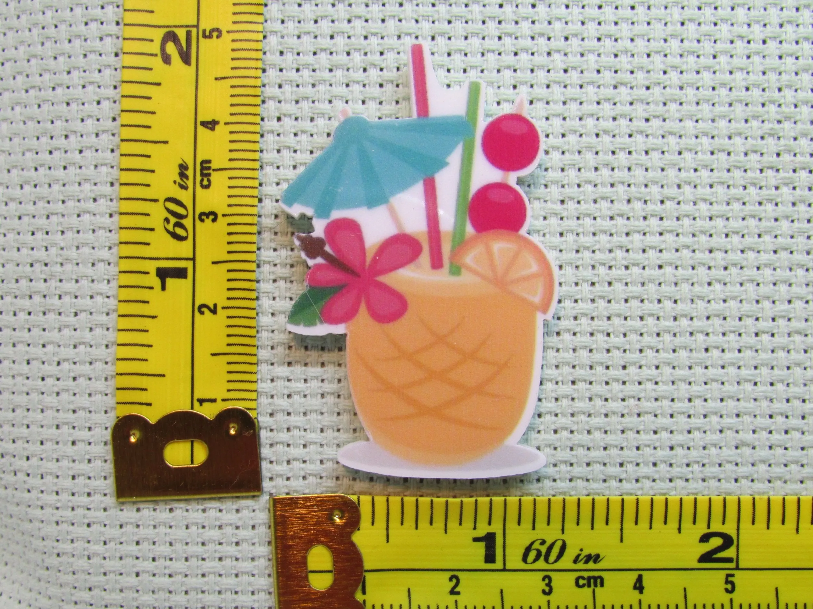 Tropical Pineapple Drink Needle Minder, Cover Minder, Magnet